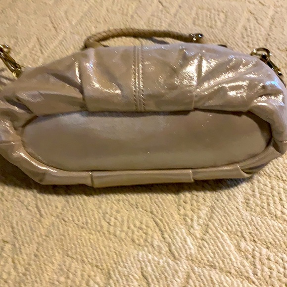 🪴NWT Rare Metallic Leather Coach bag🪴 - Picture 5 of 7